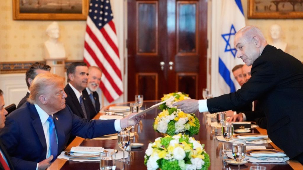 خلال اتصال هاتفي.. نتنياهو وترامب يبحثان خطط السيطرة الإسرائيلية على غزة