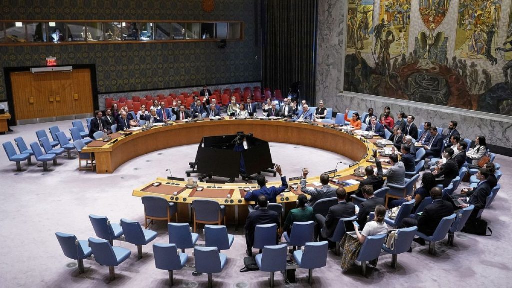 مجلس الأمن يدعو لوقف فوري للحرب والمجاعة في غزة.. أمريكا: “التجويع كذبة سياسية”