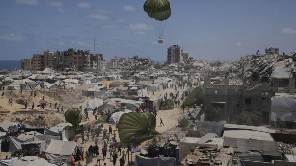 غزة: استمرار إسقاط المساعدات جوًا مع تفاقم المجاعة