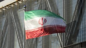 وسط مفاوضات نووية مشحونة.. روسيا تدعم تأجيل ضغط الترويكا الأوروبية لإعادة فرض العقوبات على إيران
