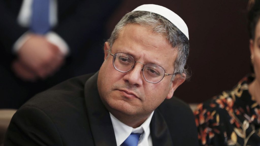 ردًّا على “تحرّك” محمود عباس.. بن غفير يدعو لتفكيك السلطة الفلسطينية