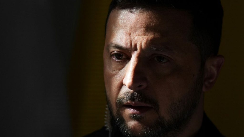 من الخطوط الأمامية.. زيلينسكي يتهم روسيا بتجنيد “مرتزقة أجانب” بينهم صينيون