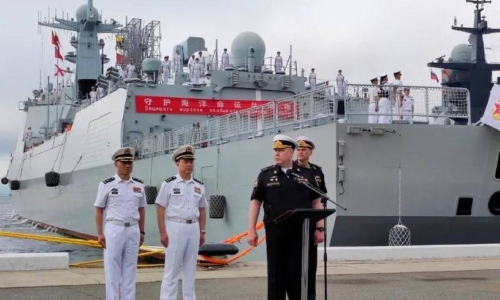 مناورات بحرية روسية صينية مشتركة في بحر اليابان