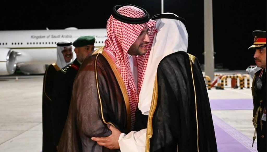 رئيس مجلس الوزراء الكويتي يغادر نيوم