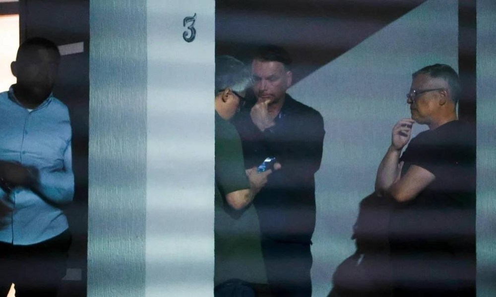 البرازيل تفرض الإقامة الجبرية على الرئيس السابق بولسونارو