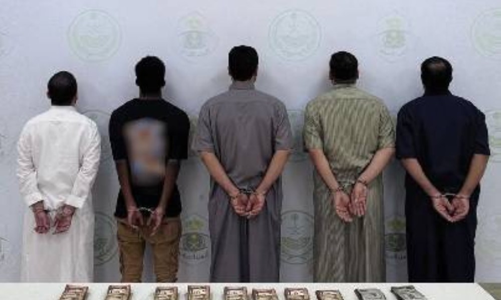 القبض على 5 أشخاص بتهمة نشر إعلانات تأجير وهمية