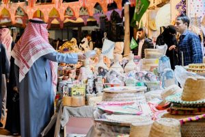 تحديد مساحات منافذ الجملة والأكشاك للأنشطة غير الغذائية