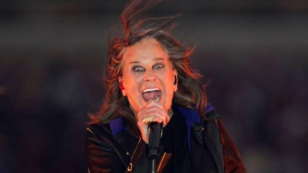 موكب جنائزي مهيب.. وداع أسطورة الميتال أوزي أوزبورن في برمنغهام