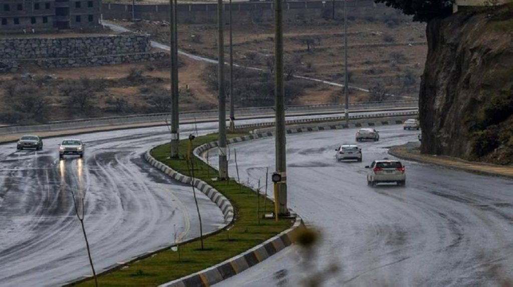 «الأرصاد»: أمطار غزيرة ومتوسطة على منطقة الباحة