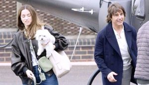 توم كروز وآنا دي أرماس يشعلان الأضواء بعلاقتهما العاطفية