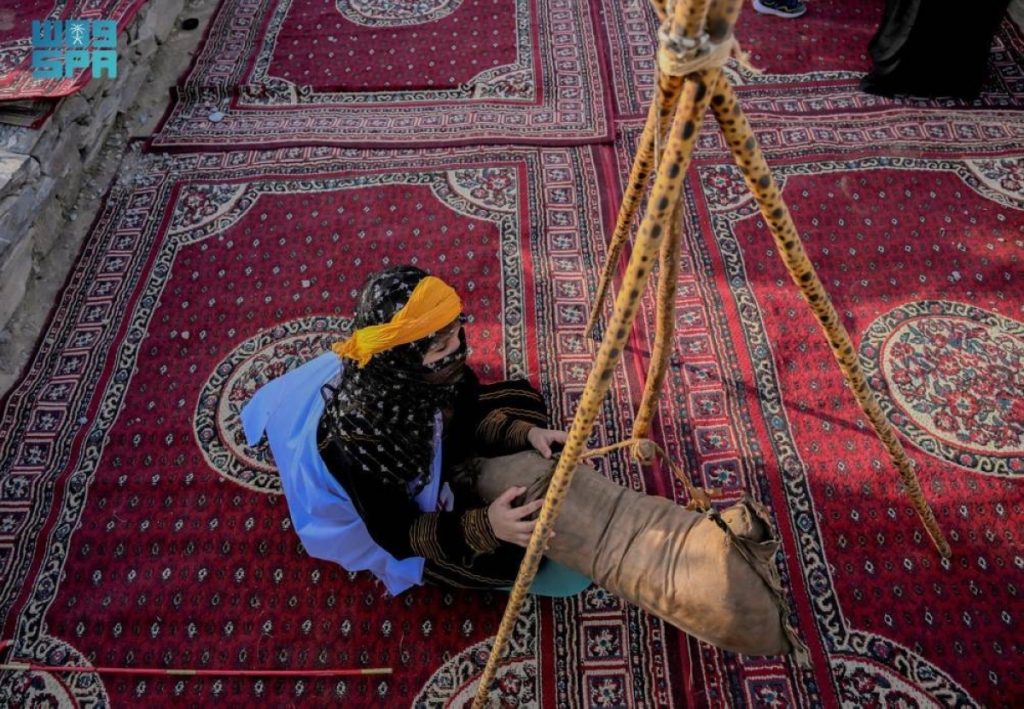 حفيدات الجدّات يُشعلن حنين الذكريات في مهرجان الأطاولة