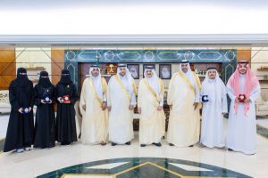 أمير المنطقة الشرقية يستقبل رئيس جامعة حفر الباطن وعدداً من الطلبة الحاصلين على جوائز دولية