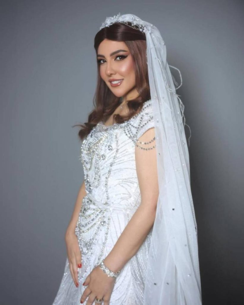 مي كساب تكشف لـ «عكاظ» سر فستان الزفاف