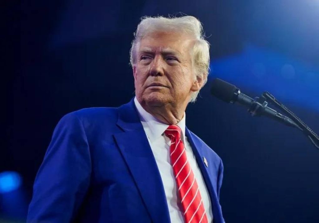 ترمب يحذر من تدهور أمني في واشنطن ويهدد بالسيطرة الفيدرالية عليها