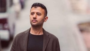 حمزة نمرة يلتقي جمهوره في حفله على المسرح الروماني.. تعرف على ضيف مفاجأة الحفل