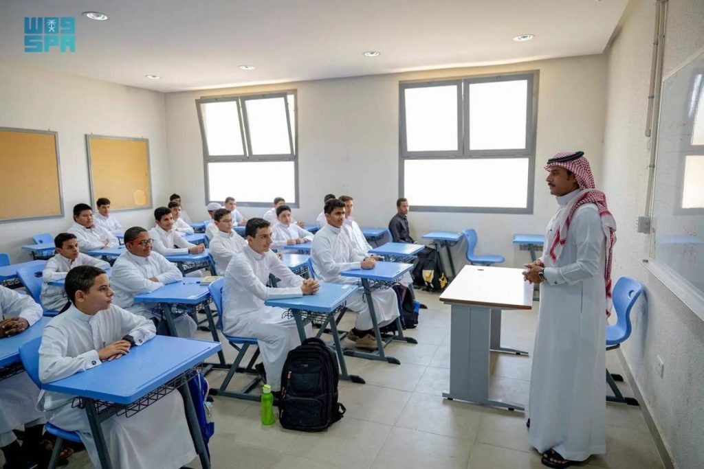 بعد إقرار نظام الفصلين.. «التعليم»: اطلعنا على تجارب 17 دولة