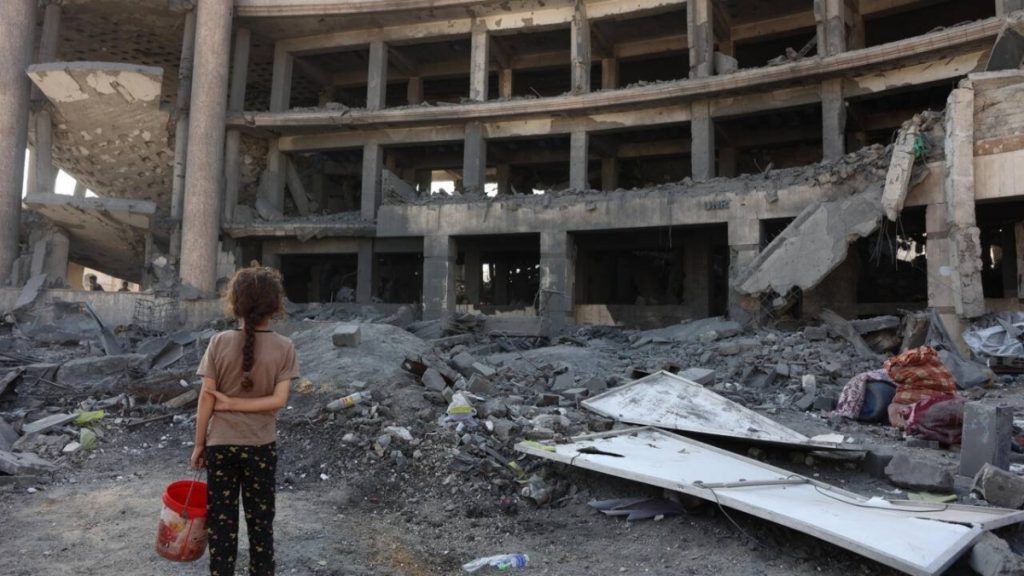 المفوضية الأوروبية: ما يحدث في غزة يشبه الإبادة الجماعية