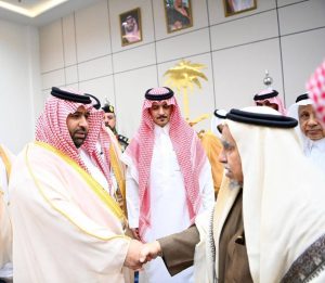 أمير جازان ونائبه يلتقيان مشايخ وأهالي محافظة الدرب