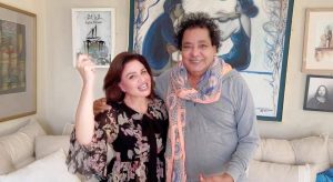 بعد تعافيه.. محمد منير يُطمئن جمهوره في أول ظهور مع إلهام شاهين