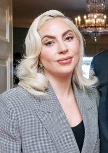 ليدي غاغا.. تتصدر ترشيحات «MTV»