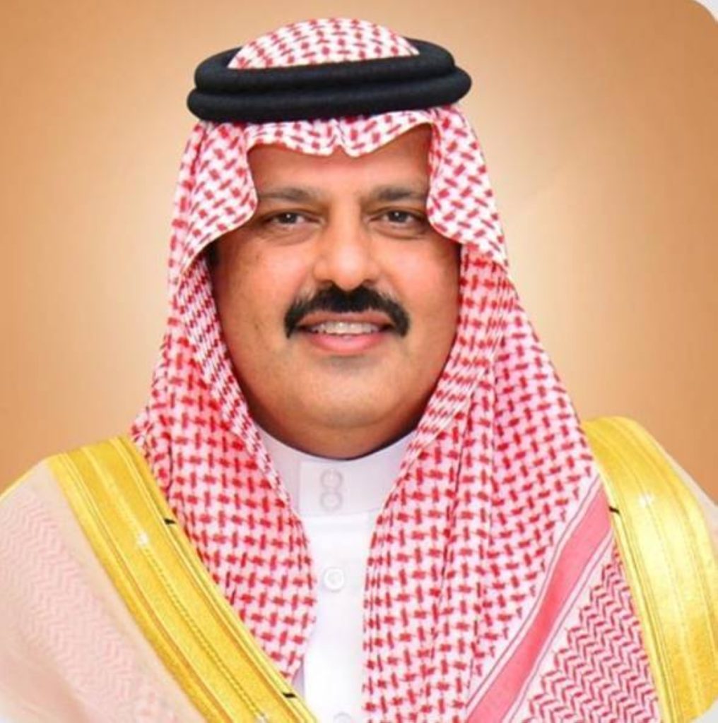 أمير حائل يقدّم واجب العزاء لأسرة الشبرمي في فقيدتهم