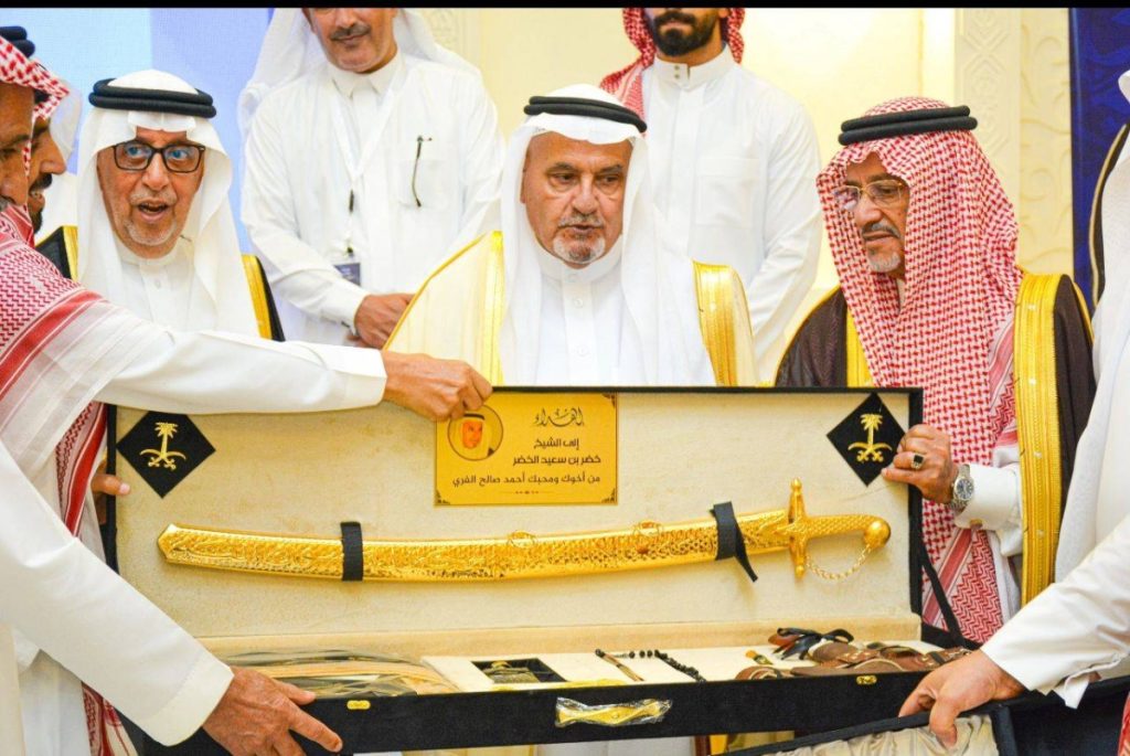 مسيرة 4 عقود من العطاء تتوج بتكريم خضر بن سعيد في حصن بالزين