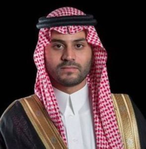 نائب أمير حائل يقدم واجب العزاء لأسرة الشبرمي في فقيدتهم