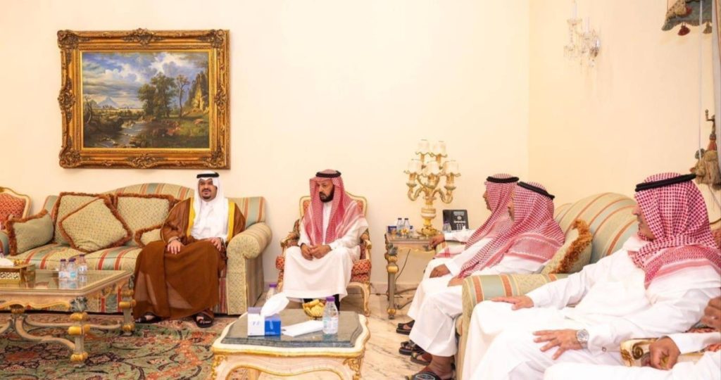 محمد بن عبدالرحمن يعزي في وفاة الفريق المطيري