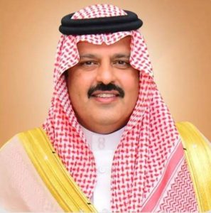 أمير حائل يقدم واجب العزاء لأسرة الجارالله في وفاة فقيدتهم