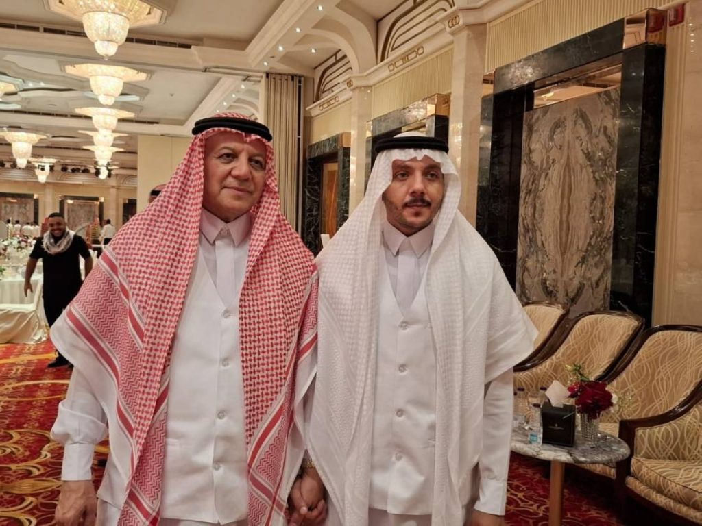 العبسي يحتفي بليلة العمر
