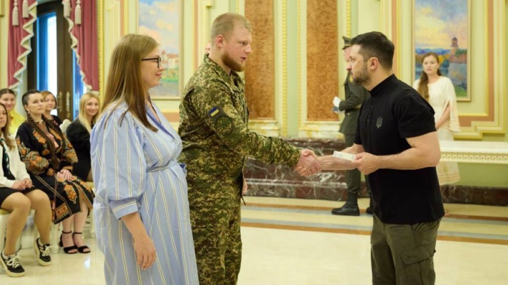 زيلينسكي: روسيا تستعد لمهاجمة بوكروفسك بـ100000 جندي