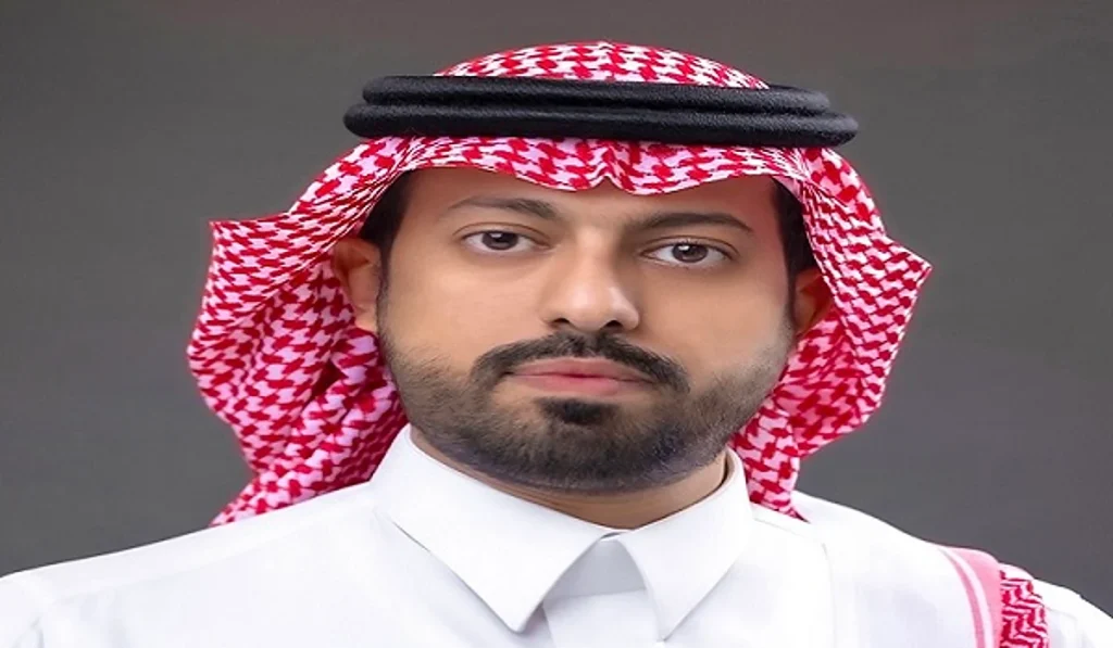 وزير السياحة يصدر قرارًا بترقية محمد الرساسمة مديرًا للعلاقات العامة والإعلام بالوزارة