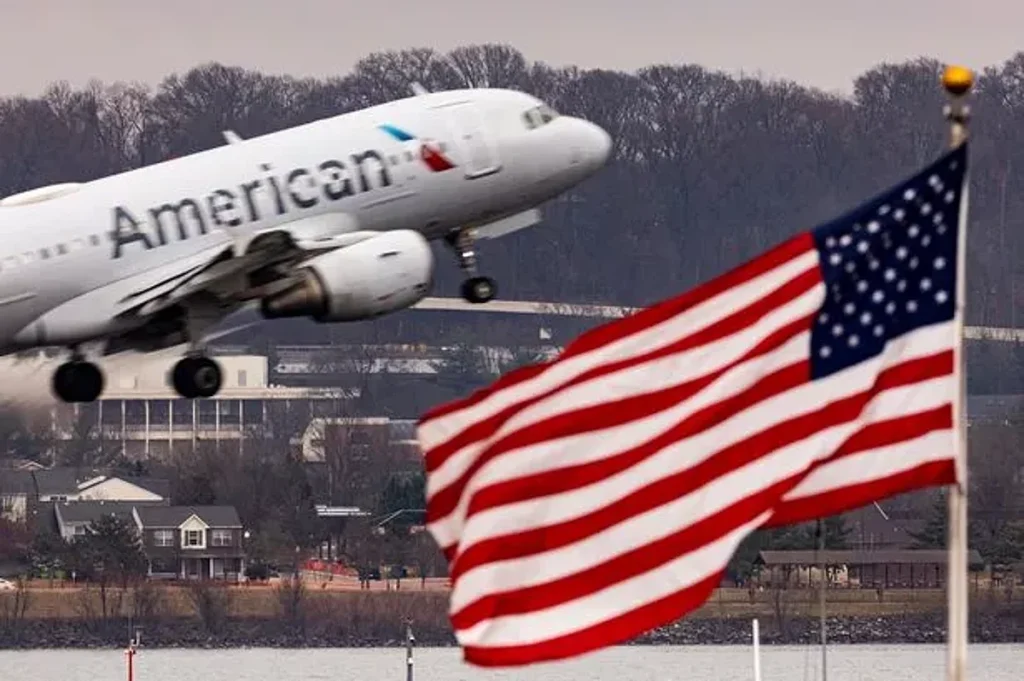 أمريكا تفرض رسومًا تصل لـ 15 ألف دولار للحصول على تأشيرات سياحية