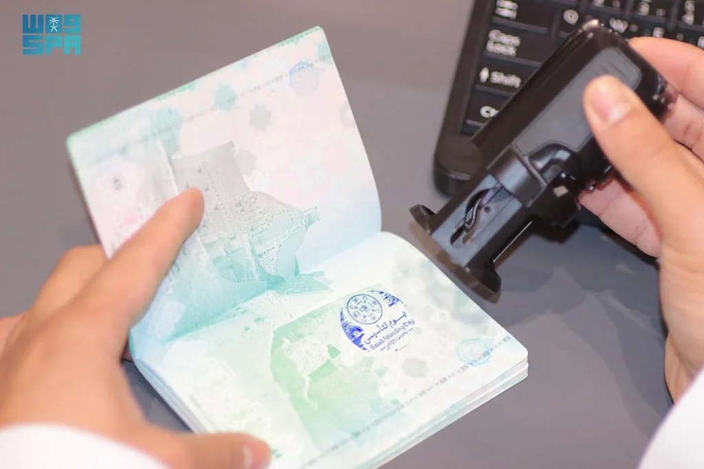 طريقة الاستفادة من مبادرة تمديد تأشيرات الزيارة المنتهية