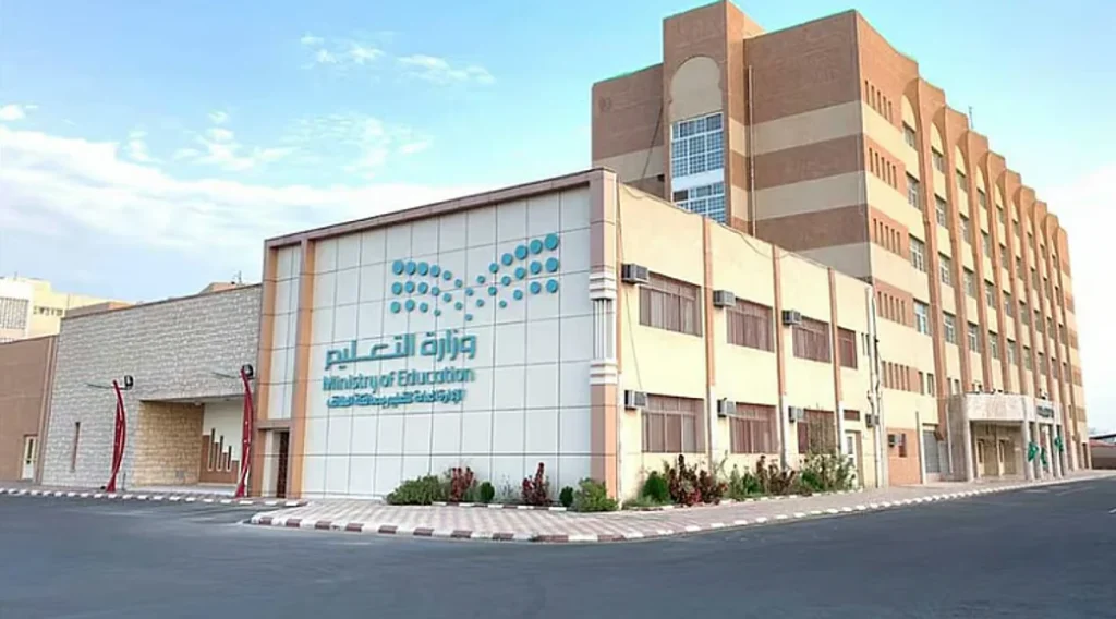 مستشار تربوي: عودة الإداريين للمدارس غدًا تأتي استعدادًا للعام الدراسي الجديد