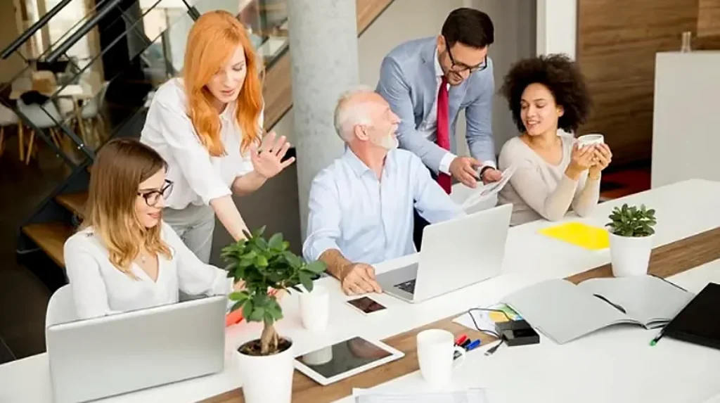 خبير يوضح مزايا «تدوير المهام» للموظف خلال العمل