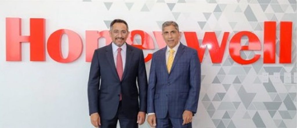 وزير الصناعة يستكشف فرص التعاون في تطوير المدن الذكية مع شركة Honeywell الأمريكية