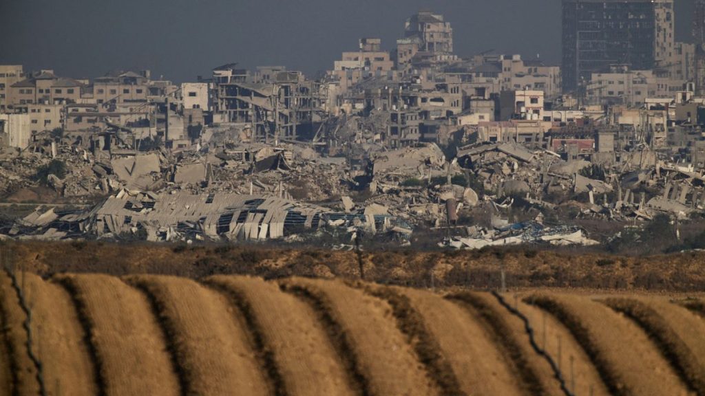 اليوم 707 للحرب في غزة.. مقتل العشرات بينهم منتظرو مساعدات والأونروا تحذر من مستويات سوء التغذية