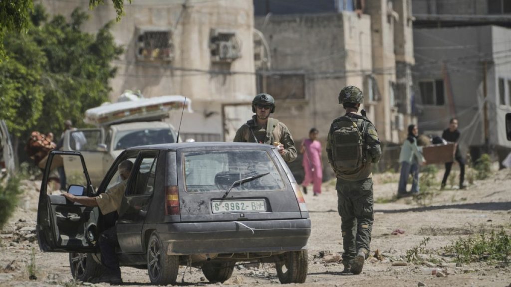 تصعيد في الضفة الغربية.. الجيش الإسرائيلي يعتقل عشرات السكان عقب انفجار بطولكرم