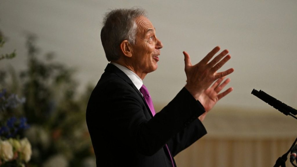 توني بلير يعود من بوابة غزة: “خطة انتقالية” بمباركة أميركية