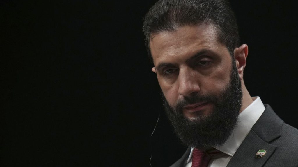 أحمد الشرع.. من مطارد بجائزة 10 ملايين دولار إلى منصة الأمم المتحدة