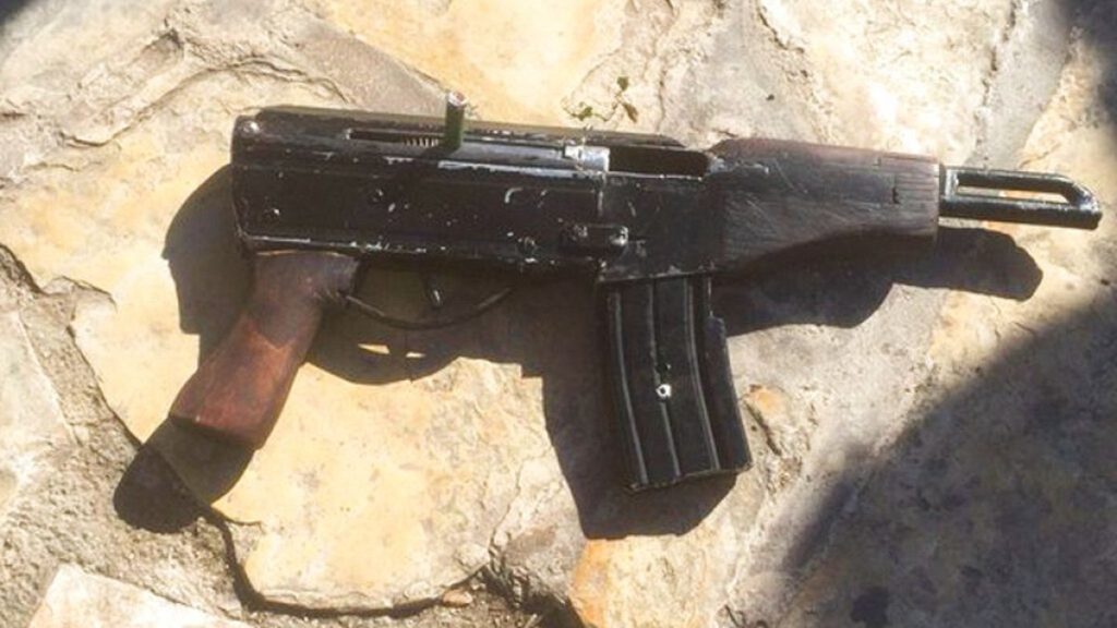 رخيص وسهل التصنيع.. ماذا نعرف عن سلاح “كارلو” الذي استُخدم في عملية إطلاق النار بالقدس؟