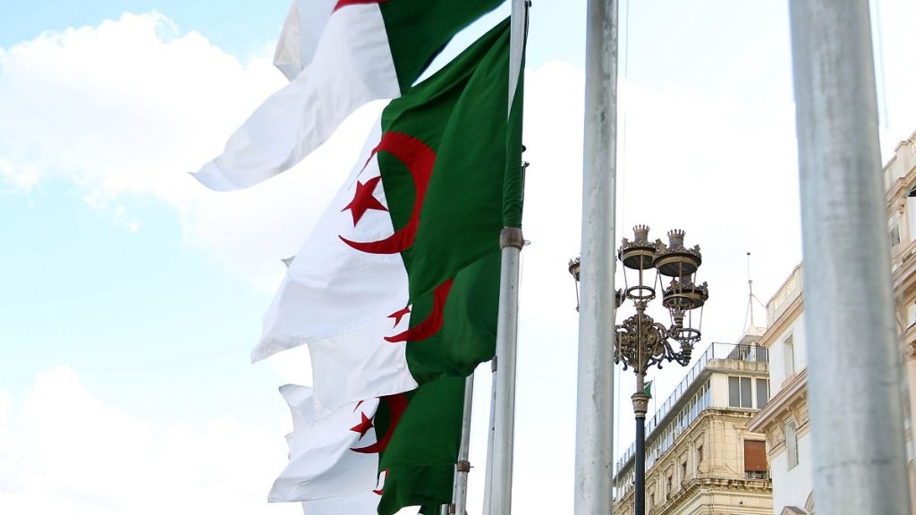 أزمة غير مسبوقة بين باريس والجزائر: أكبر خلاف دبلوماسي منذ استقلالها عن فرنسا عام 1962