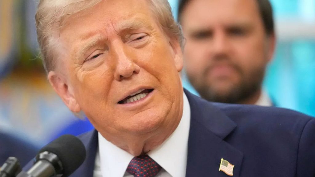 بعد أيام من عدم ظهوره في فعاليات عامة.. ترامب يردّ على الشائعات بشأن صحته
