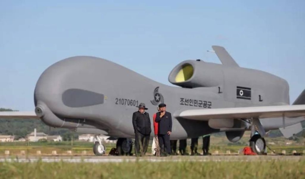 زعيم كوريا الشمالية يشرف على اختبار مسيّرات هجومية