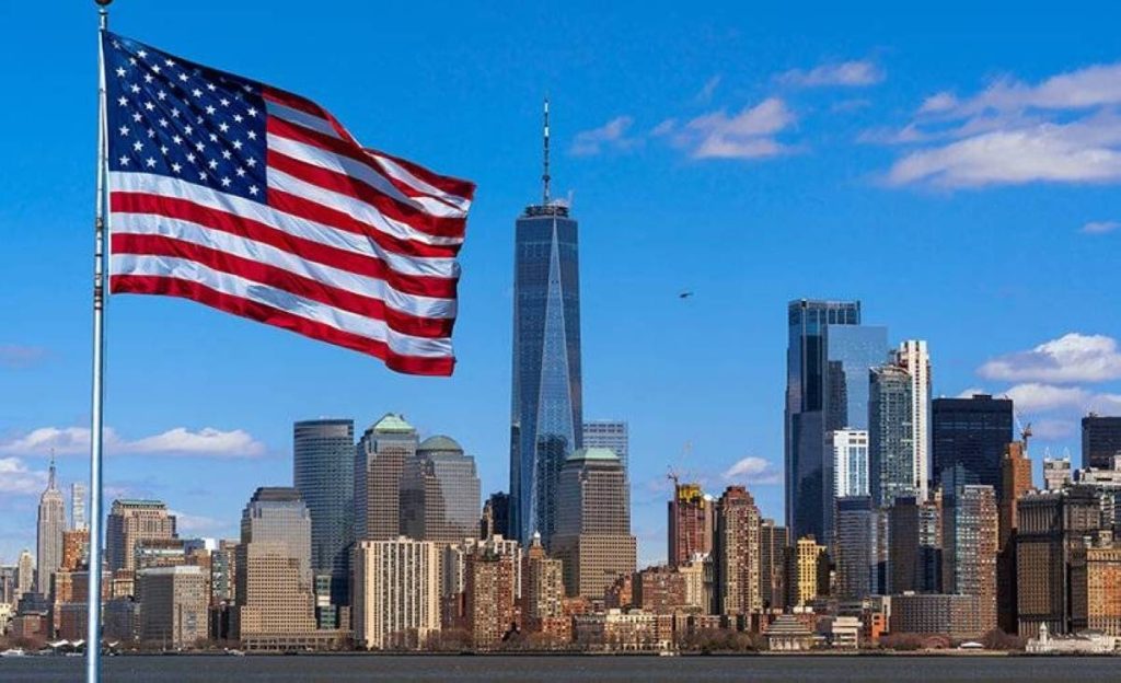 لأول مرة منذ 30 عاماً.. حيازات «المركزية» تتجاوز السندات الأمريكية