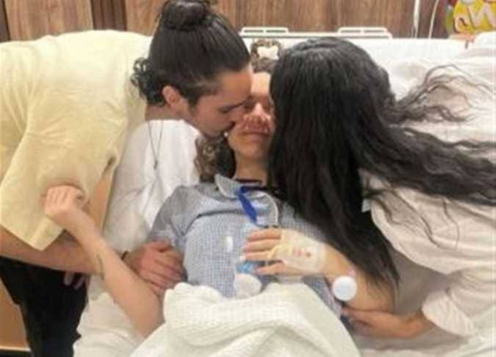 والدة رنا رئيس تكشف لـ«عكاظ» تفاصيل أزمتها الصحية وخروجها من المستشفى