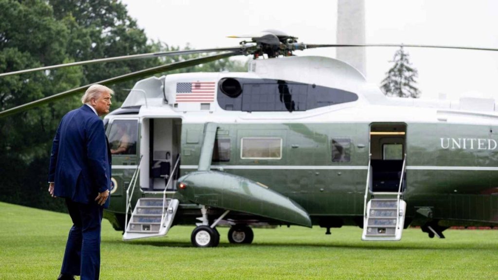 لماذا غيّر ترمب مروحيته خلال العودة من بريطانيا؟