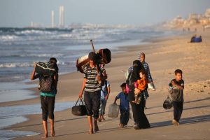 35 قتيلاً في غزة.. والاحتلال يقصف مخيمات النازحين في المواصي