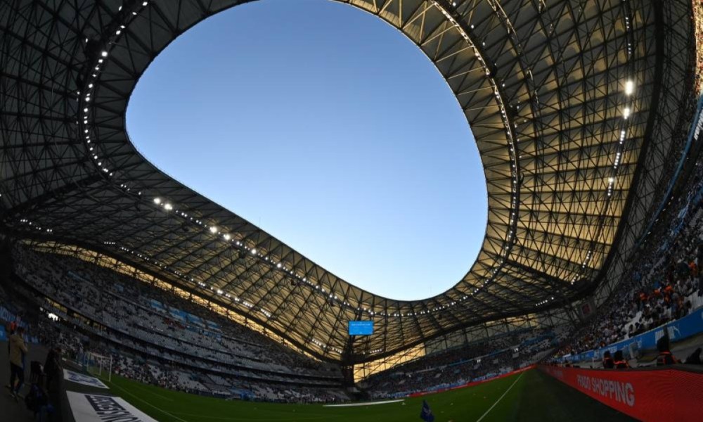 تأجيل مباراة مارسيليا وباريس سان جيرمان بسبب التحذير البرتقالي